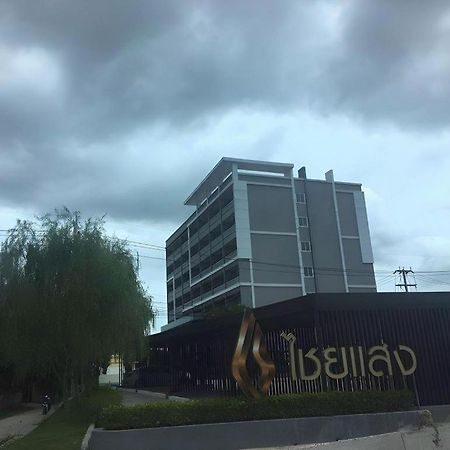 Chaisaeng Villa Sing Buri Exterior foto