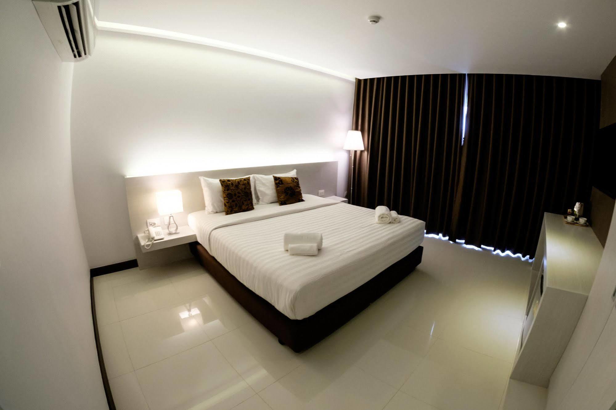 Chaisaeng Villa Sing Buri Exterior foto