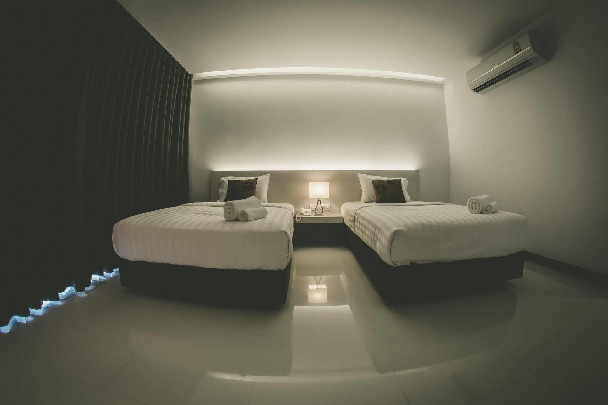 Chaisaeng Villa Sing Buri Exterior foto